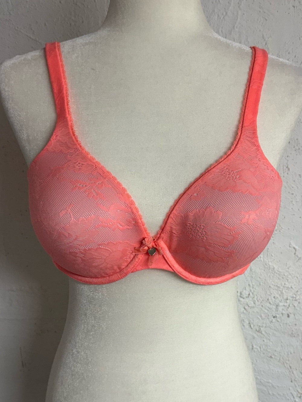Victoria's Secret Body by Victoria Lined Perfect Coverage Bra